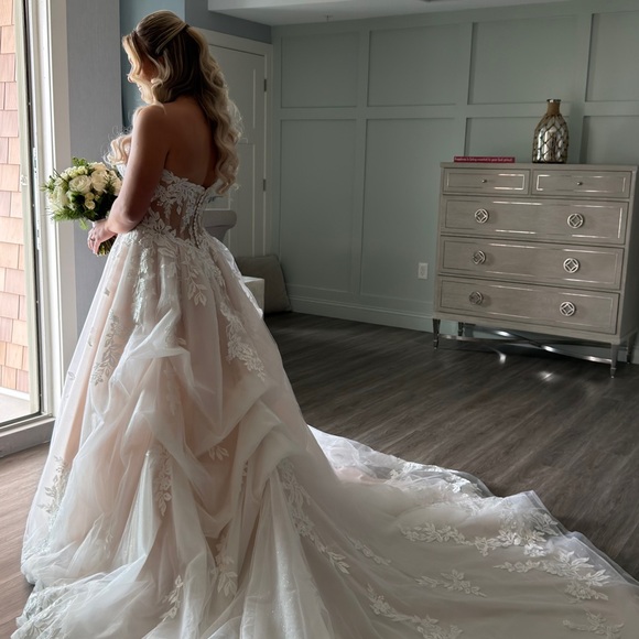 Maggie Sottero Dresses & Skirts - Maggie Sottero Cream Lace Wedding Dress
